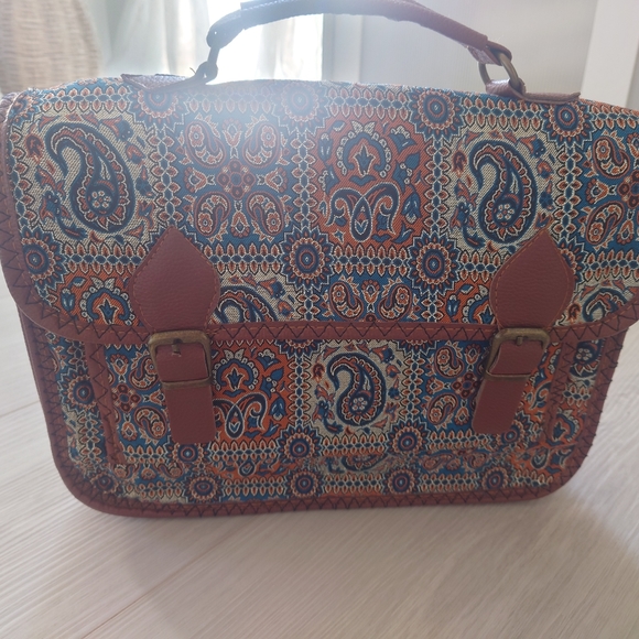 ✨HP✨Cross-body Bag - Picture 2 of 4